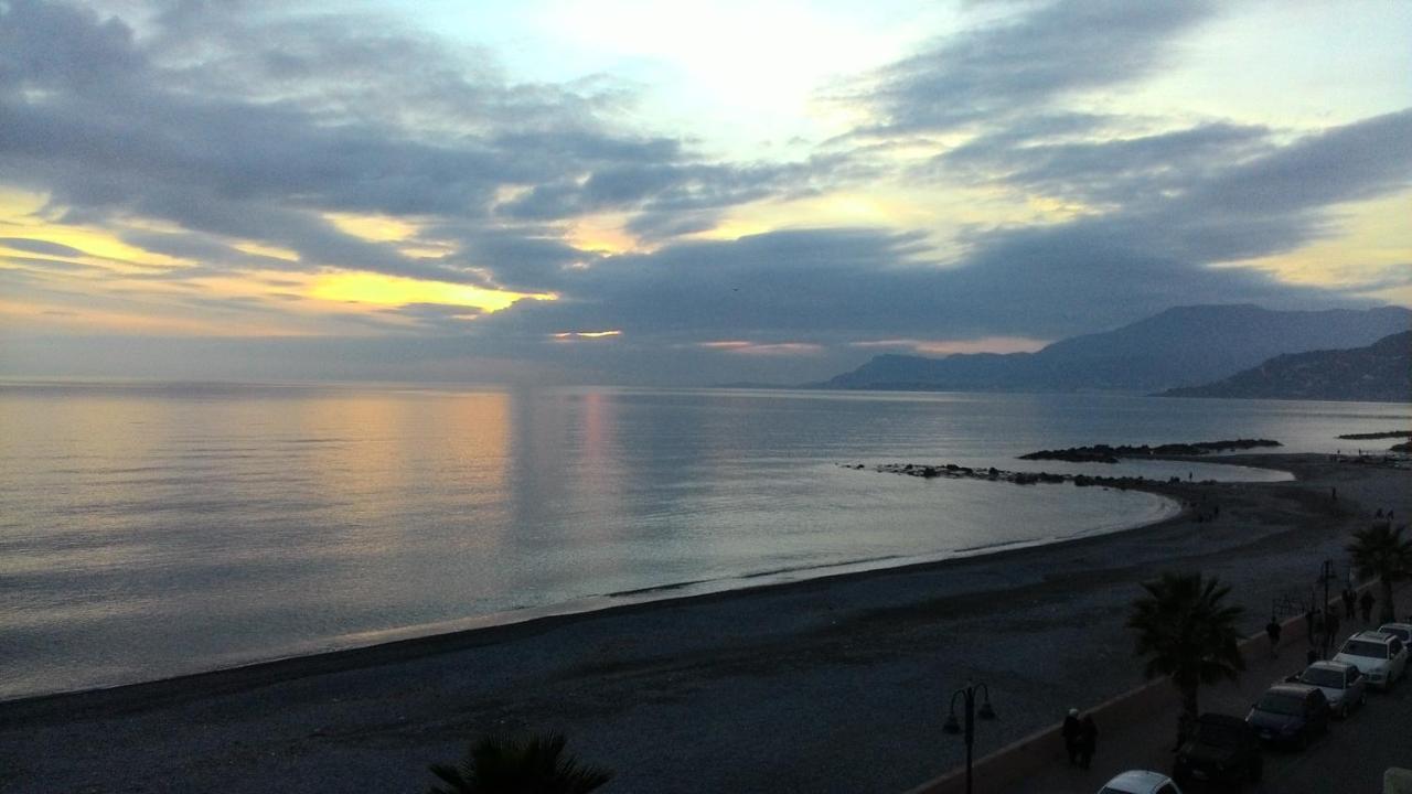 Appartamento Giusy Ventimiglia Exteriér fotografie